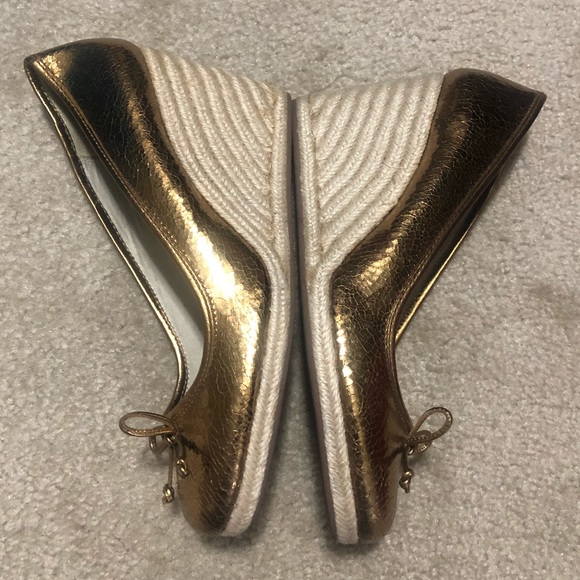 Coach - Picture 5 of 8